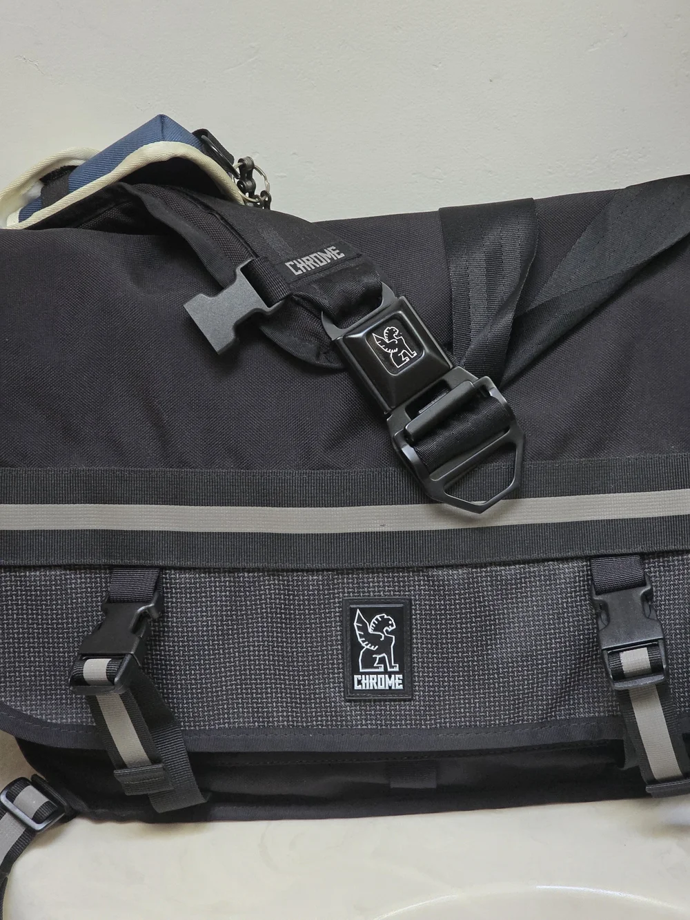 Chrome Industries Citizens 24L Limited Night Edition Messenger Bag W/ Xtra Pouch